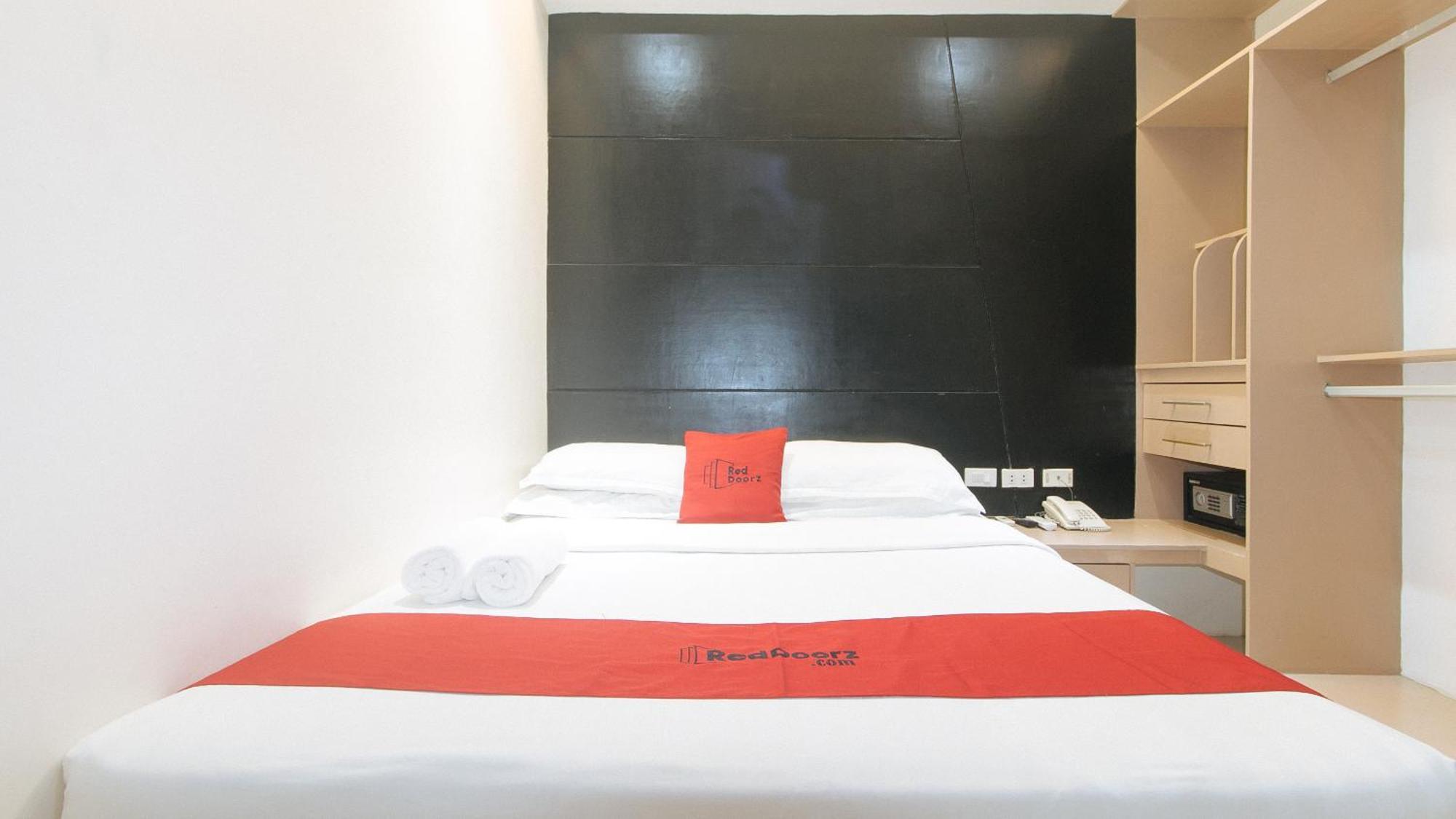 Reddoorz At Grand Apartelle Hernan Cortes Cebu Exteriér fotografie
