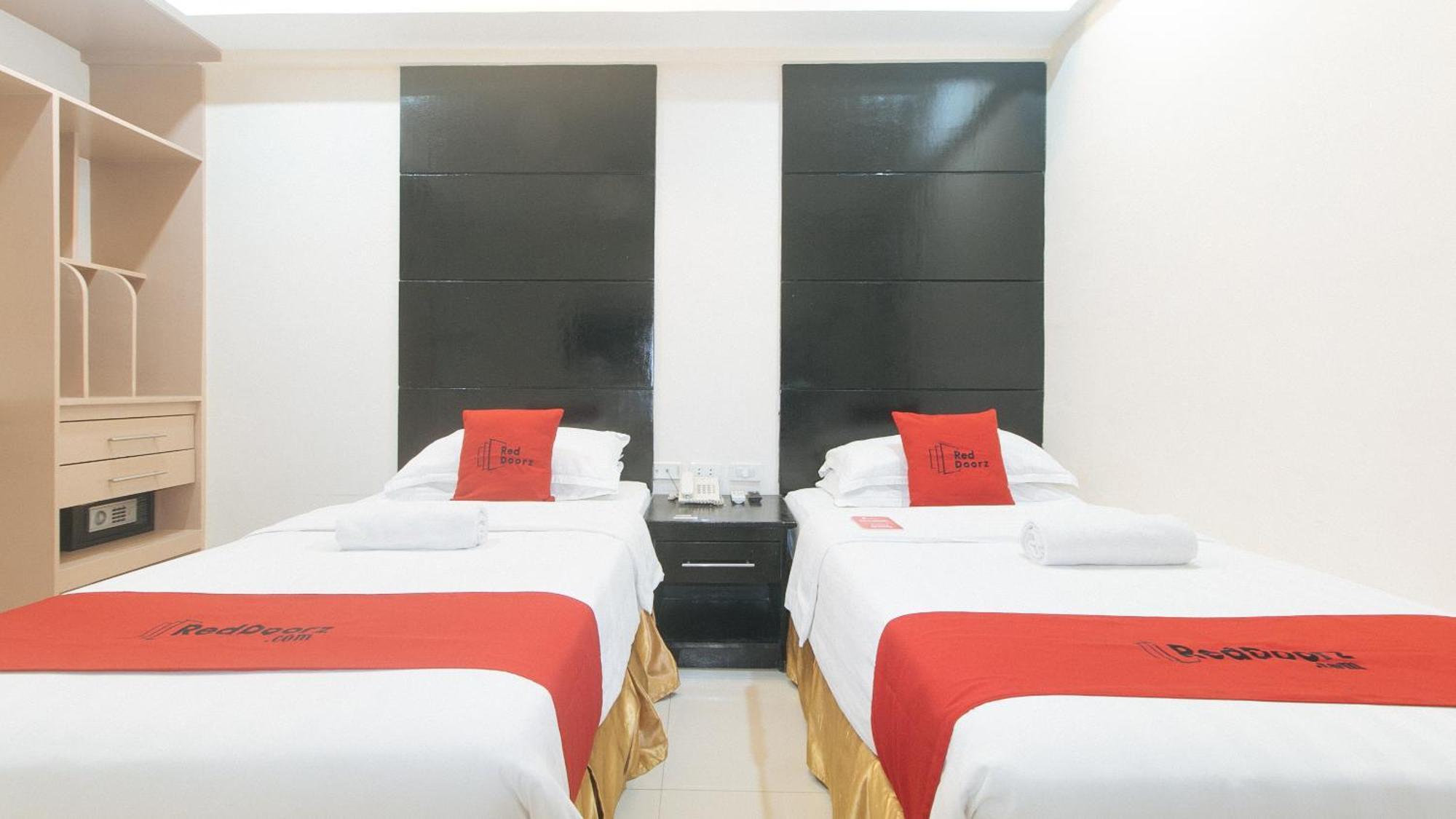 Reddoorz At Grand Apartelle Hernan Cortes Cebu Exteriér fotografie