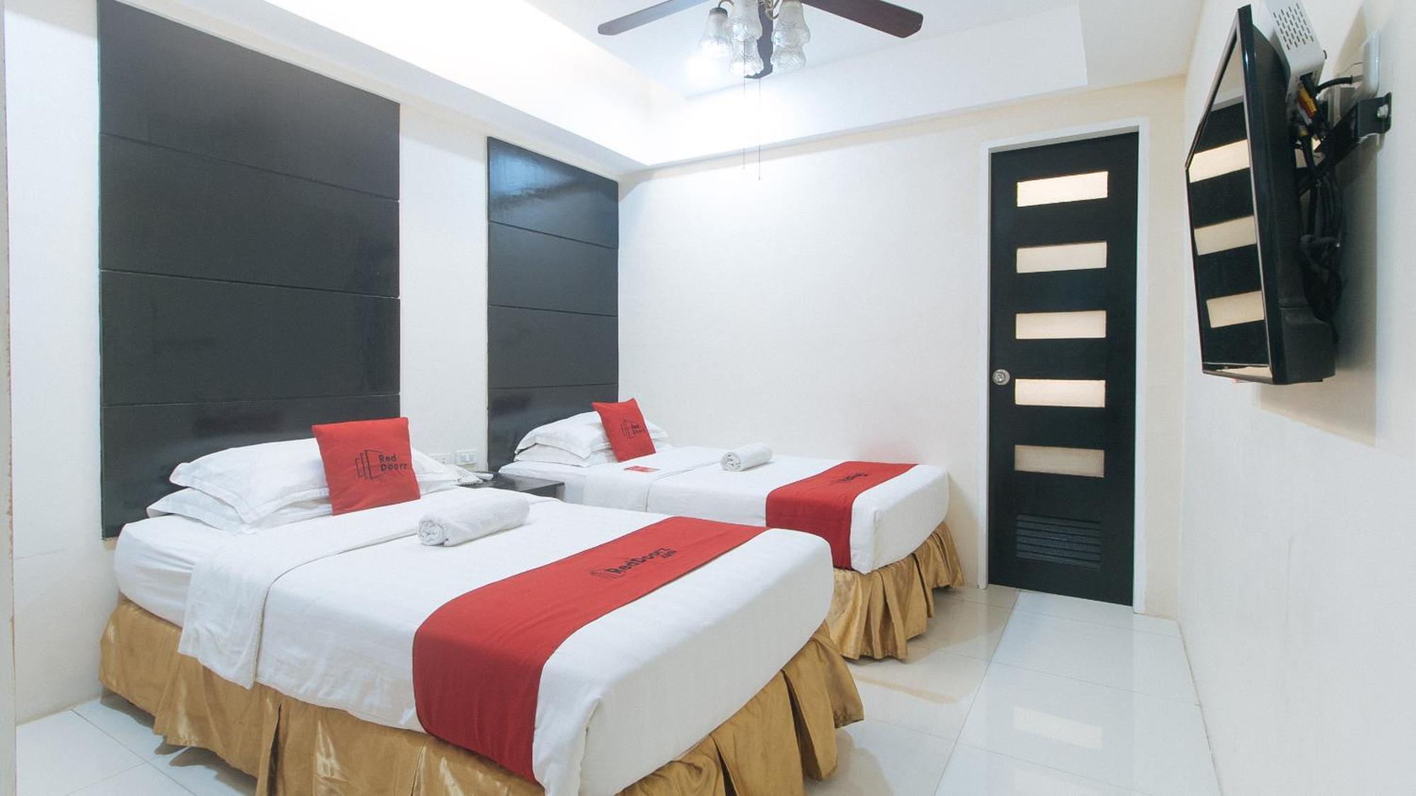 Reddoorz At Grand Apartelle Hernan Cortes Cebu Exteriér fotografie