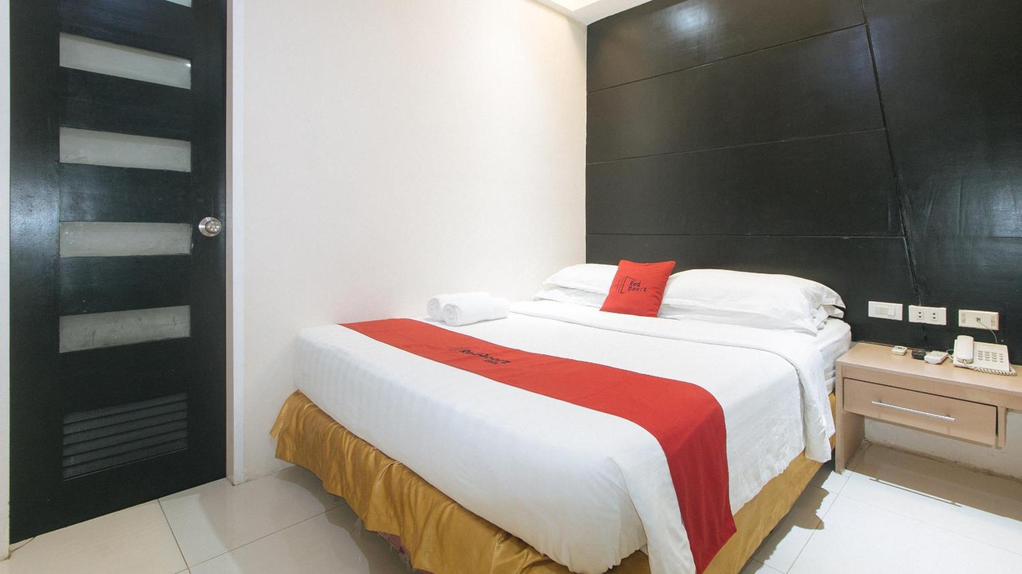 Reddoorz At Grand Apartelle Hernan Cortes Cebu Exteriér fotografie